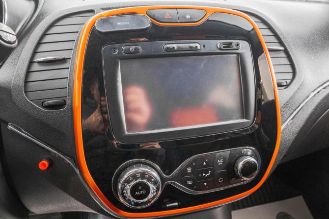 Renault Kaptur I с пробегом 2016 года, цена 1 359 000 рублей, 139800 км, внедорожник, Автокод Объявления