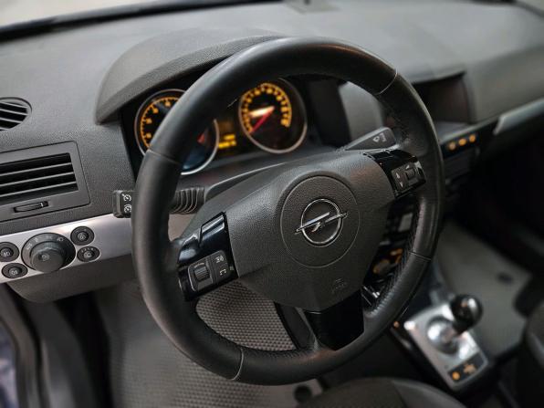 Opel Astra H Рестайлинг с пробегом 2010 года, цена 490 000 рублей, 169815 км, седан, Автокод Объявления