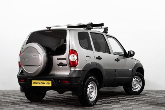 Chevrolet Niva I Рестайлинг с пробегом 2011 года, цена 619 000 рублей, 61000 км, внедорожник, Автокод Объявления