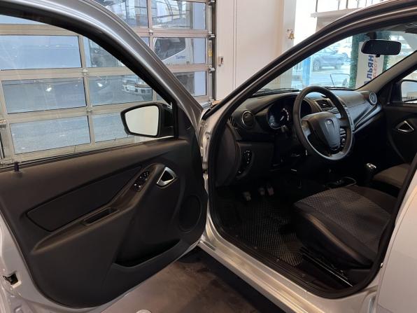 Lada (ВАЗ) Granta I Рестайлинг с пробегом 2024 года, цена 976 000 рублей, 26472 км, седан, Автокод Объявления