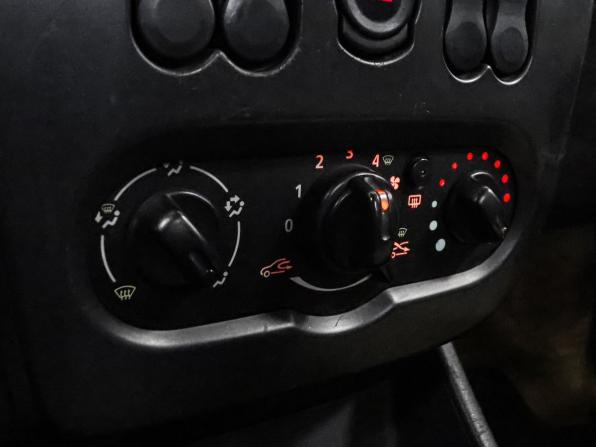 Renault Logan I Рестайлинг с пробегом 2012 года, цена 299 000 рублей, 200955 км, седан, Автокод Объявления