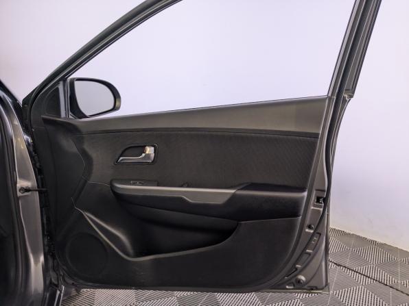 Kia Rio III Рестайлинг с пробегом 2017 года, цена 1 250 000 рублей, 93900 км, хэтчбек, Автокод Объявления