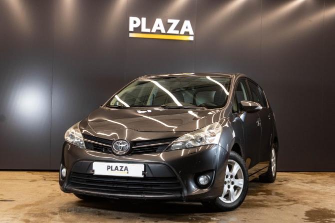 Toyota Verso I Рестайлинг с пробегом 2013 года, цена 1 439 000 рублей, 148831 км, компактвэн, Автокод Объявления