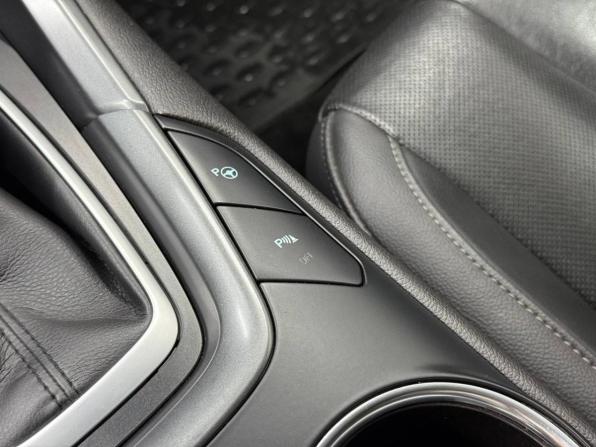 Ford Mondeo V с пробегом 2017 года, цена 1 820 000 рублей, 156605 км, седан, Автокод Объявления