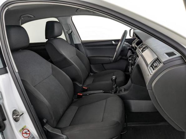 Skoda Rapid I Рестайлинг с пробегом 2019 года, цена 1 310 000 рублей, 89775 км, лифтбек, Автокод Объявления