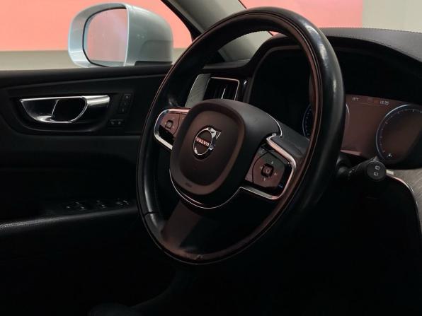 Volvo XC60 II с пробегом 2019 года, цена 3 249 000 рублей, 137000 км, внедорожник, Автокод Объявления