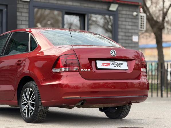 Volkswagen Polo V Рестайлинг с пробегом 2016 года, цена 890 000 рублей, 114709 км, седан, Автокод Объявления