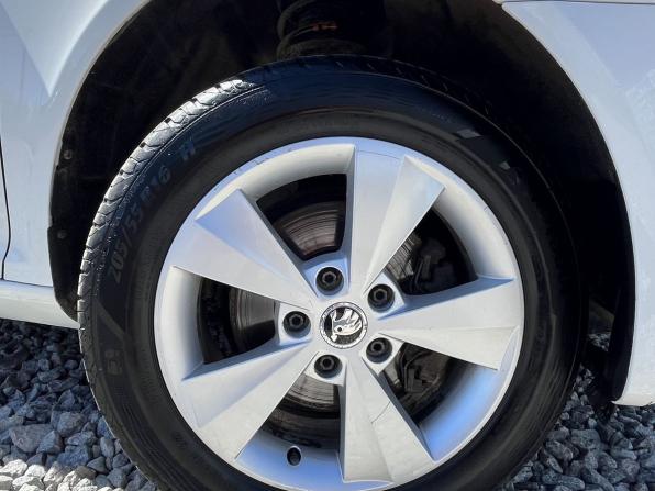 Skoda Octavia II (A5) Рестайлинг с пробегом 2013 года, цена 999 000 рублей, 233058 км, лифтбек, Автокод Объявления