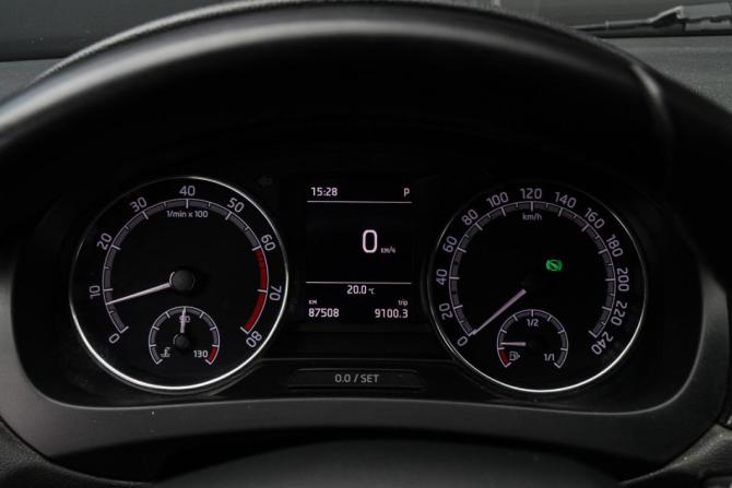 Skoda Rapid I Рестайлинг с пробегом 2017 года, цена 1 280 000 рублей, 87507 км, лифтбек, Автокод Объявления
