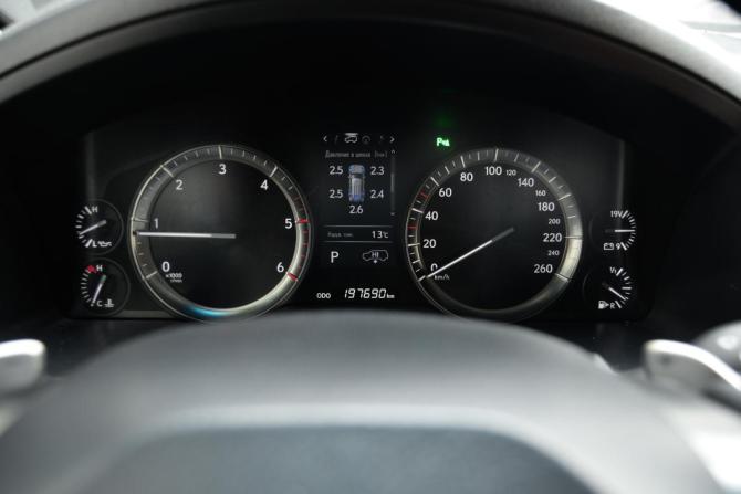 Lexus LX III Рестайлинг 2 с пробегом 2016 года, цена 5 990 000 рублей, 197680 км, внедорожник, Автокод Объявления