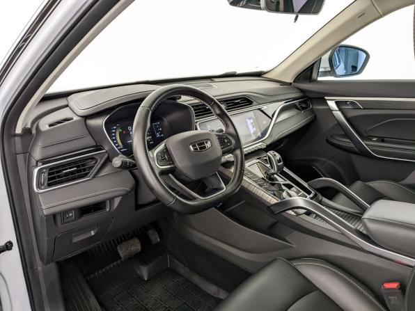 Geely Atlas Pro с пробегом 2024 года, цена 1 995 000 рублей, 44613 км, внедорожник, Автокод Объявления