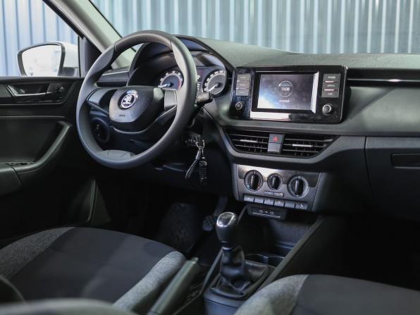 Skoda Rapid I Рестайлинг с пробегом 2020 года, цена 1 349 000 рублей, 63896 км, лифтбек, Автокод Объявления