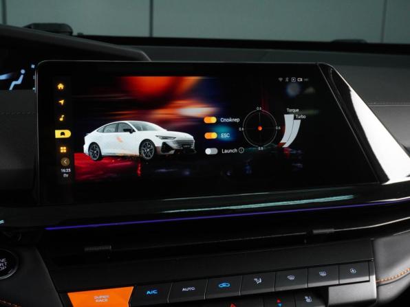 Changan UNI-V I с пробегом 2023 года, цена 2 485 000 рублей, 33327 км, лифтбек, Автокод Объявления