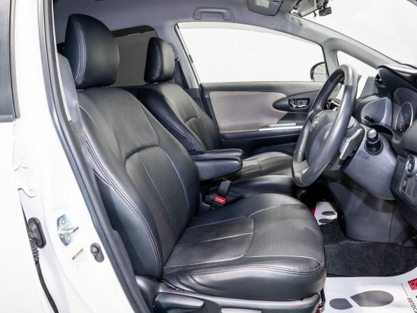 Toyota Wish II с пробегом 2009 года, цена 1 285 000 рублей, 136000 км, минивэн, Автокод Объявления