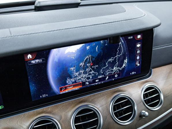 Mercedes-Benz E-Класс V (W213 S213 C238) Рестайлинг с пробегом 2021 года, цена 3 999 700 рублей, 72020 км, седан, Автокод Объявления