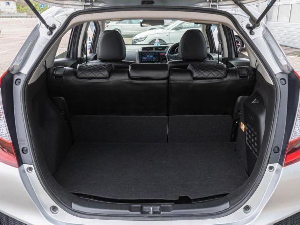 Honda Fit III Рестайлинг с пробегом 2017 года, цена 1 120 000 рублей, 122009 км, хэтчбек, Автокод Объявления