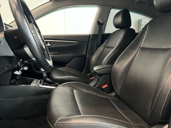 Kia Rio IV Рестайлинг с пробегом 2020 года, цена 1 599 000 рублей, 118520 км, седан, Автокод Объявления