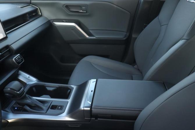 Toyota RAV4 VI (XA60) с пробегом 2025 года, цена 4 850 000 рублей, 10 км, внедорожник, Автокод Объявления