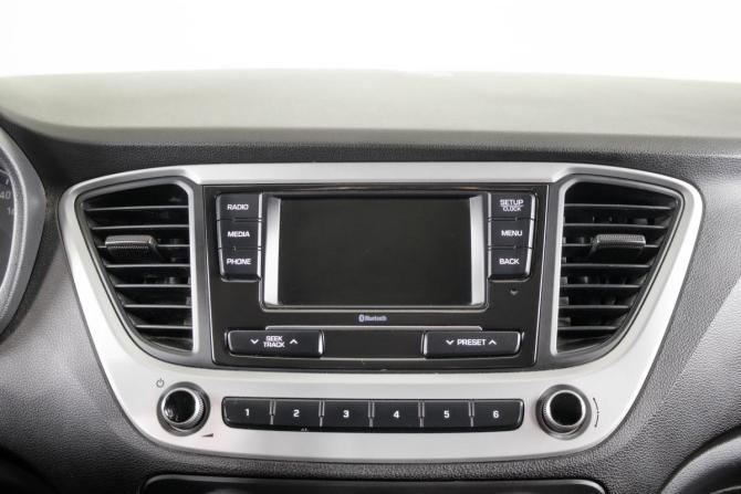 Hyundai Solaris II с пробегом 2017 года, цена 1 249 000 рублей, 170300 км, седан, Автокод Объявления