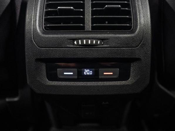 Volkswagen Touran II с пробегом 2016 года, цена 1 400 500 рублей, 135762 км, компактвэн, Автокод Объявления