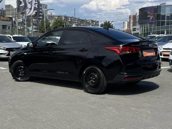 Hyundai Solaris II Рестайлинг с пробегом 2022 года, цена 1 600 000 рублей, 65000 км, седан, Автокод Объявления