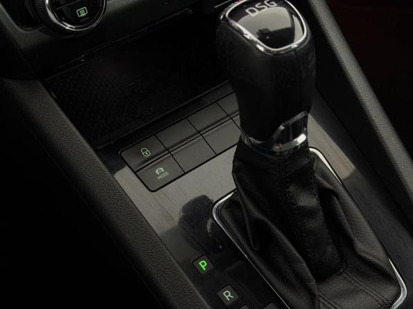Skoda Octavia III (A7) Рестайлинг с пробегом 2019 года, цена 1 420 000 рублей, 261200 км, лифтбек, Автокод Объявления