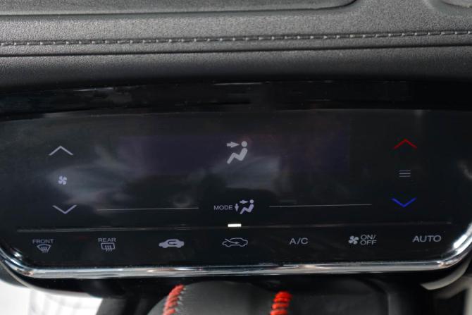 Honda Vezel I с пробегом 2014 года, цена 1 499 000 рублей, 117759 км, внедорожник, Автокод Объявления