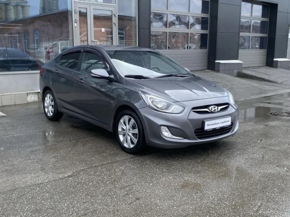 Hyundai Solaris I с пробегом 2012 года, цена 750 000 рублей, 215222 км, седан, Автокод Объявления