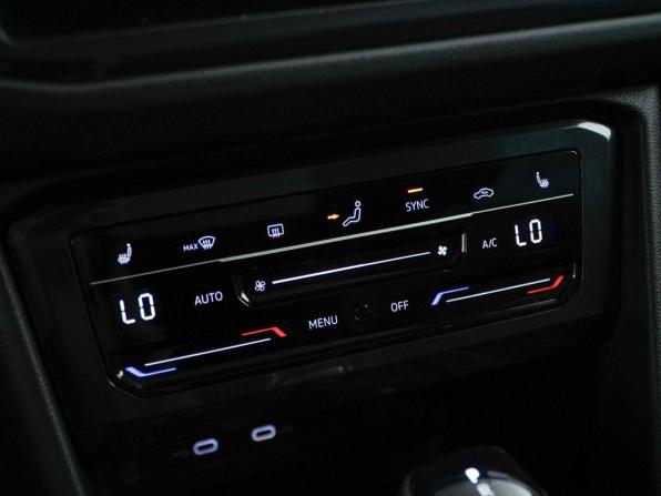 Volkswagen Tiguan II Рестайлинг с пробегом 2021 года, цена 2 550 000 рублей, 235208 км, внедорожник, Автокод Объявления