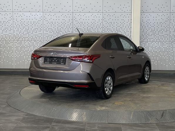 Hyundai Solaris II Рестайлинг с пробегом 2021 года, цена 865 000 рублей, 53186 км, седан, Автокод Объявления