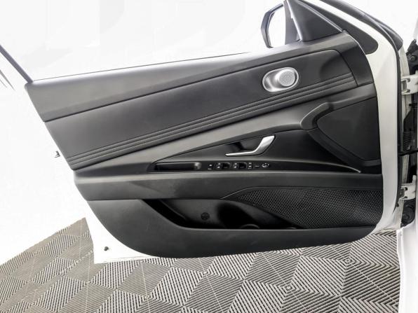 Hyundai Elantra VII (CN7) с пробегом 2022 года, цена 2 170 000 рублей, 47240 км, седан, Автокод Объявления