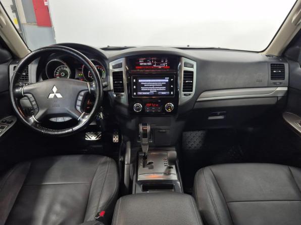 Mitsubishi Pajero IV Рестайлинг 2 с пробегом 2015 года, цена 3 300 000 рублей, 72168 км, внедорожник, Автокод Объявления