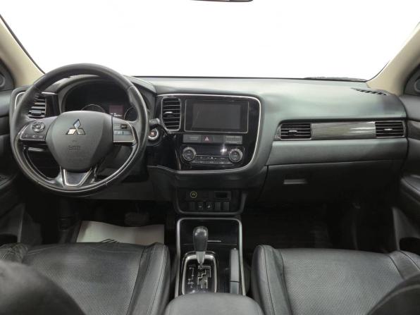Mitsubishi Outlander III Рестайлинг 2 с пробегом 2018 года, цена 1 650 000 рублей, 239865 км, внедорожник, Автокод Объявления