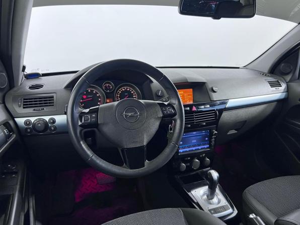 Opel Astra H Рестайлинг с пробегом 2011 года, цена 597 000 рублей, 162356 км, хэтчбек, Автокод Объявления