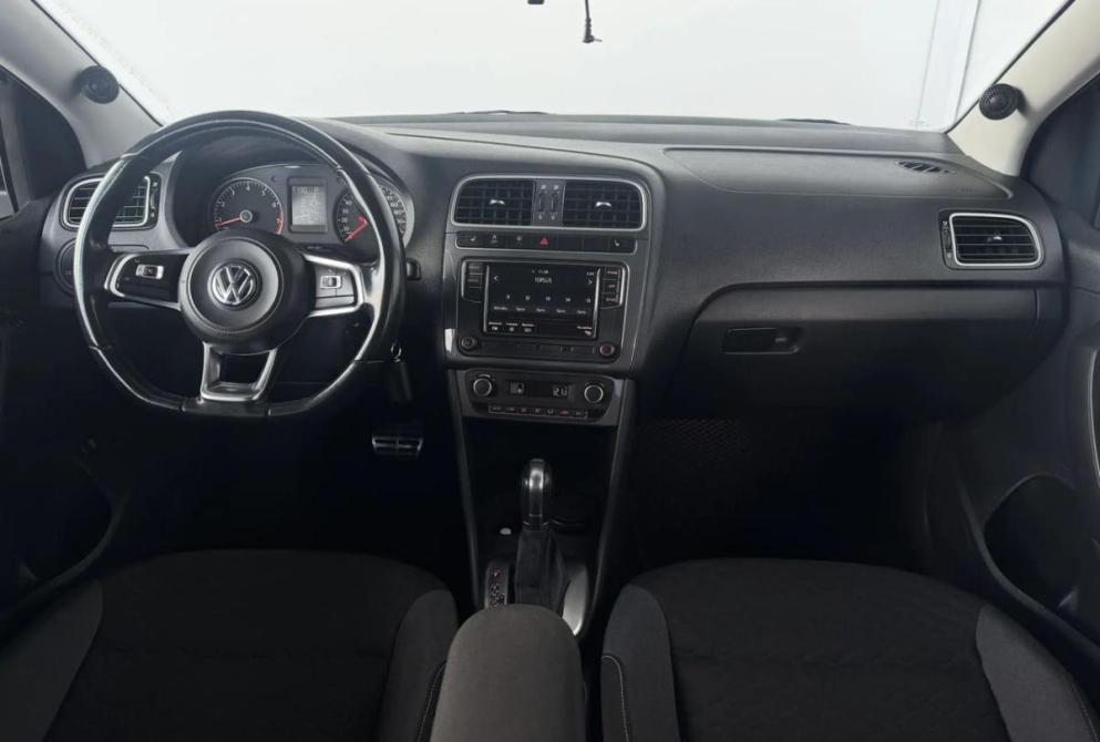 Volkswagen Polo V Рестайлинг Киров  - изображение 11