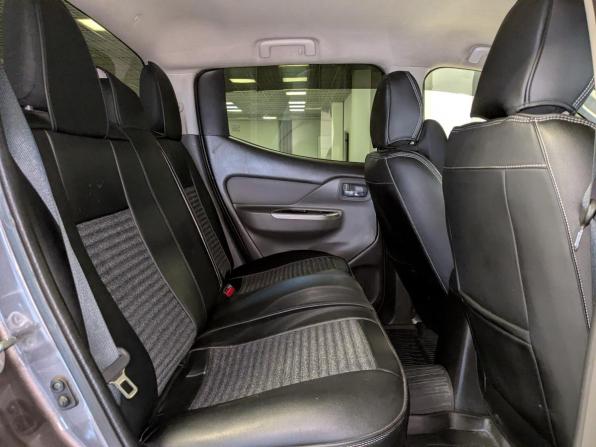 Mitsubishi L200 V с пробегом 2016 года, цена 2 299 500 рублей, 120000 км, пикап, Автокод Объявления