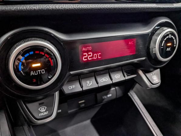 Kia Rio IV Рестайлинг с пробегом 2020 года, цена 1 685 000 рублей, 68456 км, седан, Автокод Объявления