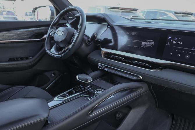 Geely Monjaro I с пробегом 2023 года, цена 3 363 000 рублей, 44083 км, внедорожник, Автокод Объявления