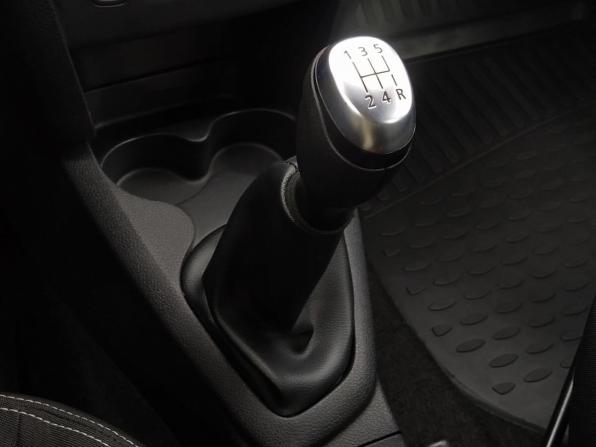 Renault Sandero II Рестайлинг с пробегом 2021 года, цена 1 250 000 рублей, 72525 км, хэтчбек, Автокод Объявления