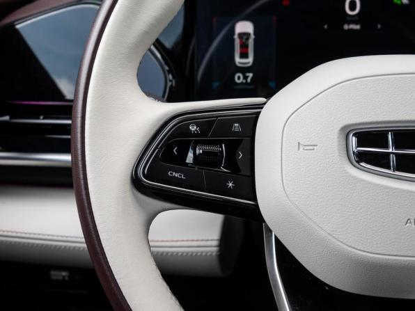 Geely Monjaro I с пробегом 2023 года, цена 3 100 000 рублей, 61220 км, внедорожник, Автокод Объявления