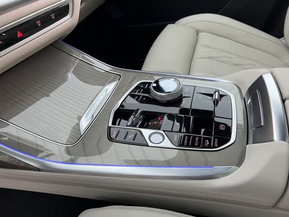 BMW X7 I (G07) Рестайлинг с пробегом 2025 года, цена 16 590 000 рублей, 2480 км, внедорожник, Автокод Объявления