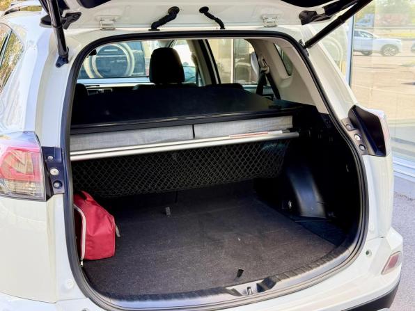 Toyota RAV4 IV (XA40) Рестайлинг с пробегом 2017 года, цена 2 145 000 рублей, 183924 км, внедорожник, Автокод Объявления