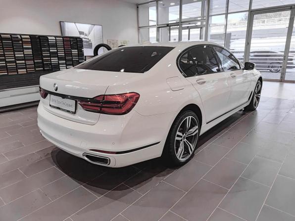 BMW 7 серии VI (G11/G12) с пробегом 2017 года, цена 3 199 000 рублей, 193044 км, седан, Автокод Объявления