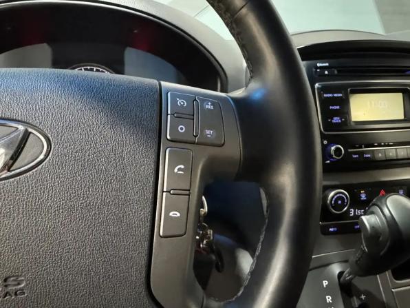 Hyundai H-1 II Рестайлинг 2 с пробегом 2019 года, цена 2 620 000 рублей, 223000 км, минивэн, Автокод Объявления