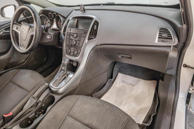 Opel Astra J Рестайлинг с пробегом 2013 года, цена 1 119 000 рублей, 98500 км, хэтчбек, Автокод Объявления