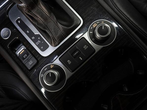 Volkswagen Touareg II Рестайлинг с пробегом 2015 года, цена 3 490 000 рублей, 134221 км, внедорожник, Автокод Объявления