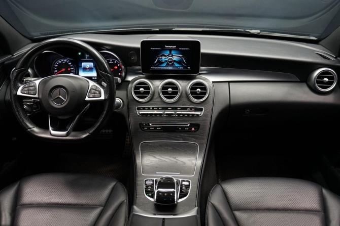 Mercedes-Benz C-Класс IV (W205) Рестайлинг с пробегом 2018 года, цена 2 640 000 рублей, 161202 км, седан, Автокод Объявления