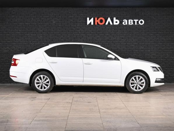 Skoda Octavia III (A7) Рестайлинг с пробегом 2017 года, цена 1 890 000 рублей, 70384 км, лифтбек, Автокод Объявления