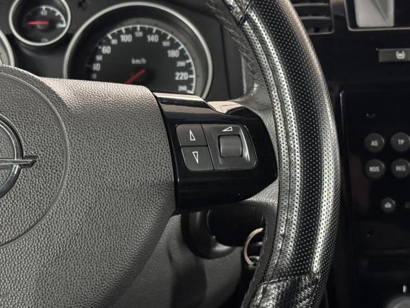 Opel Zafira B Рестайлинг с пробегом 2011 года, цена 620 000 рублей, 279258 км, минивэн, Автокод Объявления