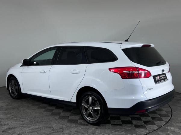 Ford Focus III Рестайлинг с пробегом 2015 года, цена 940 000 рублей, 142206 км, универсал, Автокод Объявления